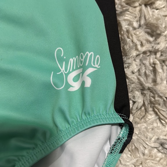 Simone Biles leotard - Picture 2 of 7